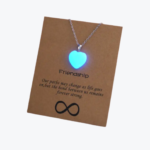 Collar con colgante luminoso