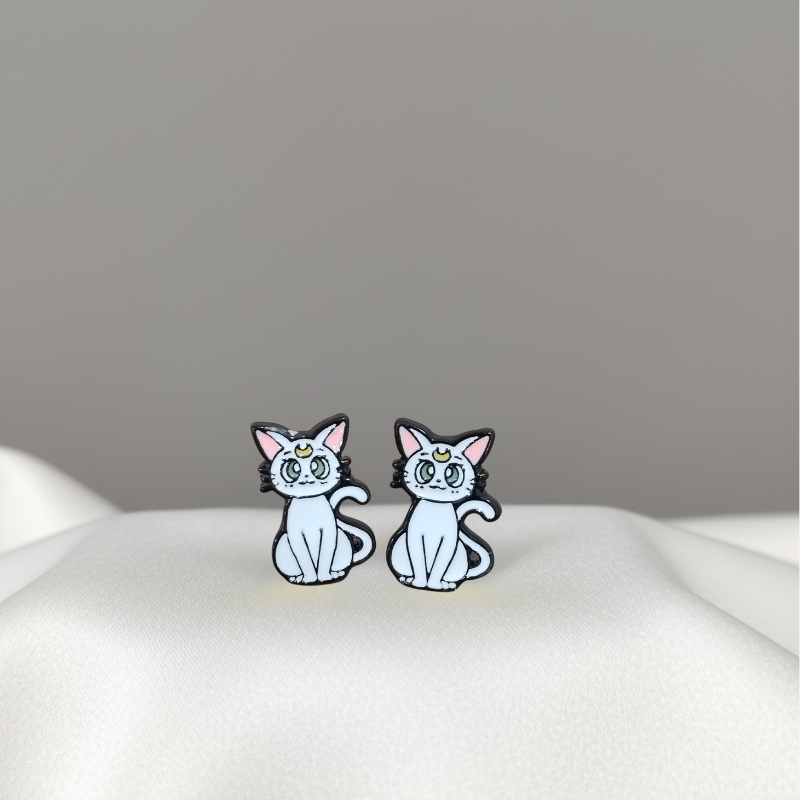 Aretes con diseño de Artemis Sailor Moon Aretes con diseño de Artemis Sailor Moon