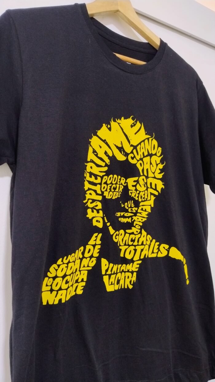 Camiseta de Cerati Retrato Tipográfico - Imagen 3